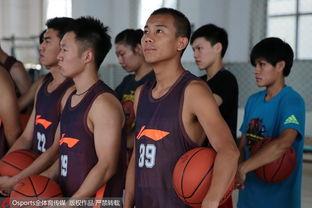 曹芳CBA选秀〖CBA状元郎年薪仅50万,他为何不学曹芳转型当演员呢 〗