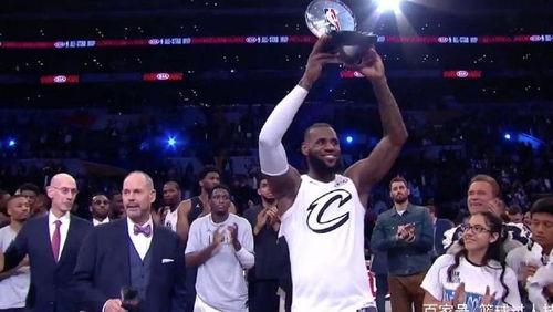 詹姆斯的全明星MVP：那年他又燃爆全场！
