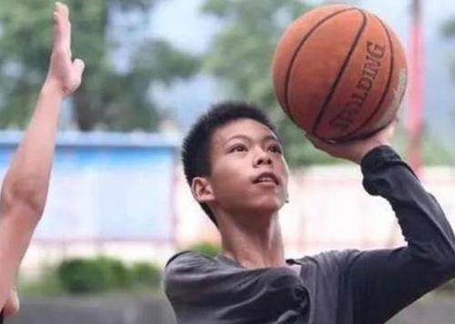 美国高中篮球联赛独臂男孩〖科比的小故事〗