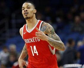 勇士队的格林和九指格林〖NBA奇特身体部位 波什脖子长17cm,戈登脸是一个完美圆形〗