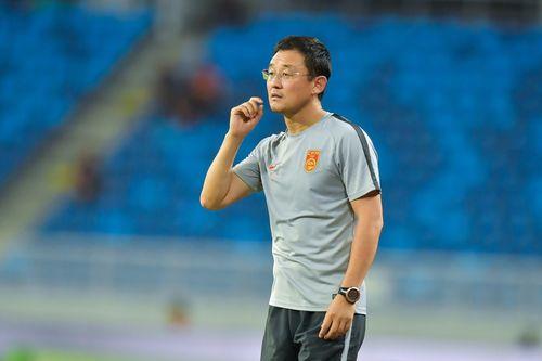 中国历史上最成功的留洋球员是杨晨还是孙继海「曼联试训中国足球队员名单」