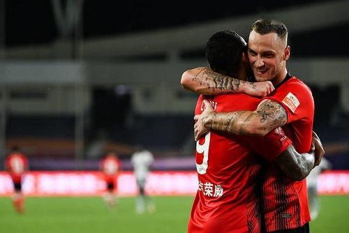 中超新援赛季2场,上港4-0华夏,新援洛佩斯连场双响,是升级版武磊吗?