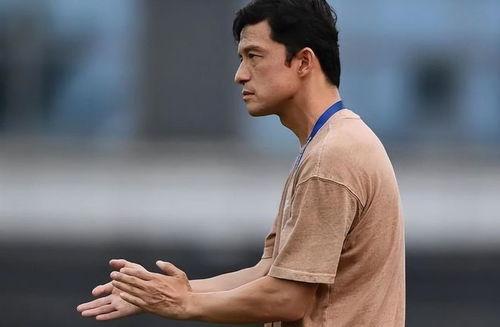 前国足队员谢晖个人简历「谢晖中超教练是谁啊」