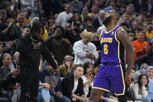 湖人vs步行者现场球迷,湖人vs步行者全场回放,NBA常规赛激战!