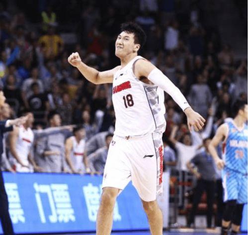 王增杰cba选秀第几顺位〖状元年薪才50万,CBA状元区俊炫为何不效仿铁牛打野球捞金 〗