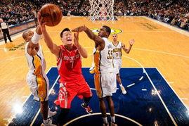 火箭队打败步行者〖姚明的表现如何 在NBA的排名如何 火箭队现在的战绩如何 〗