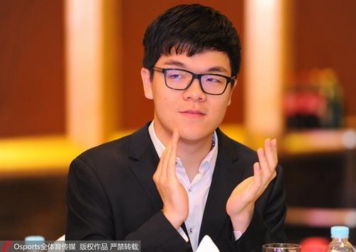  张雨绮和柯洁搞笑视频：娱乐圈与围棋界的奇妙碰撞