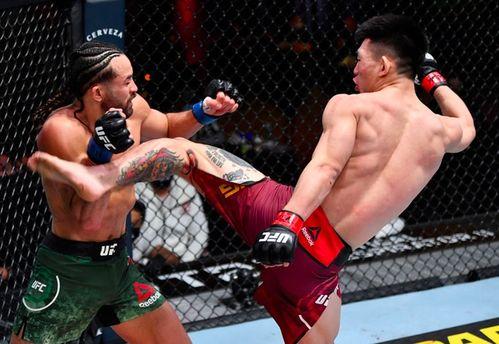  UFC中国选手抱摔：东方猛虎的荣耀或者“摔”出来的流量？
